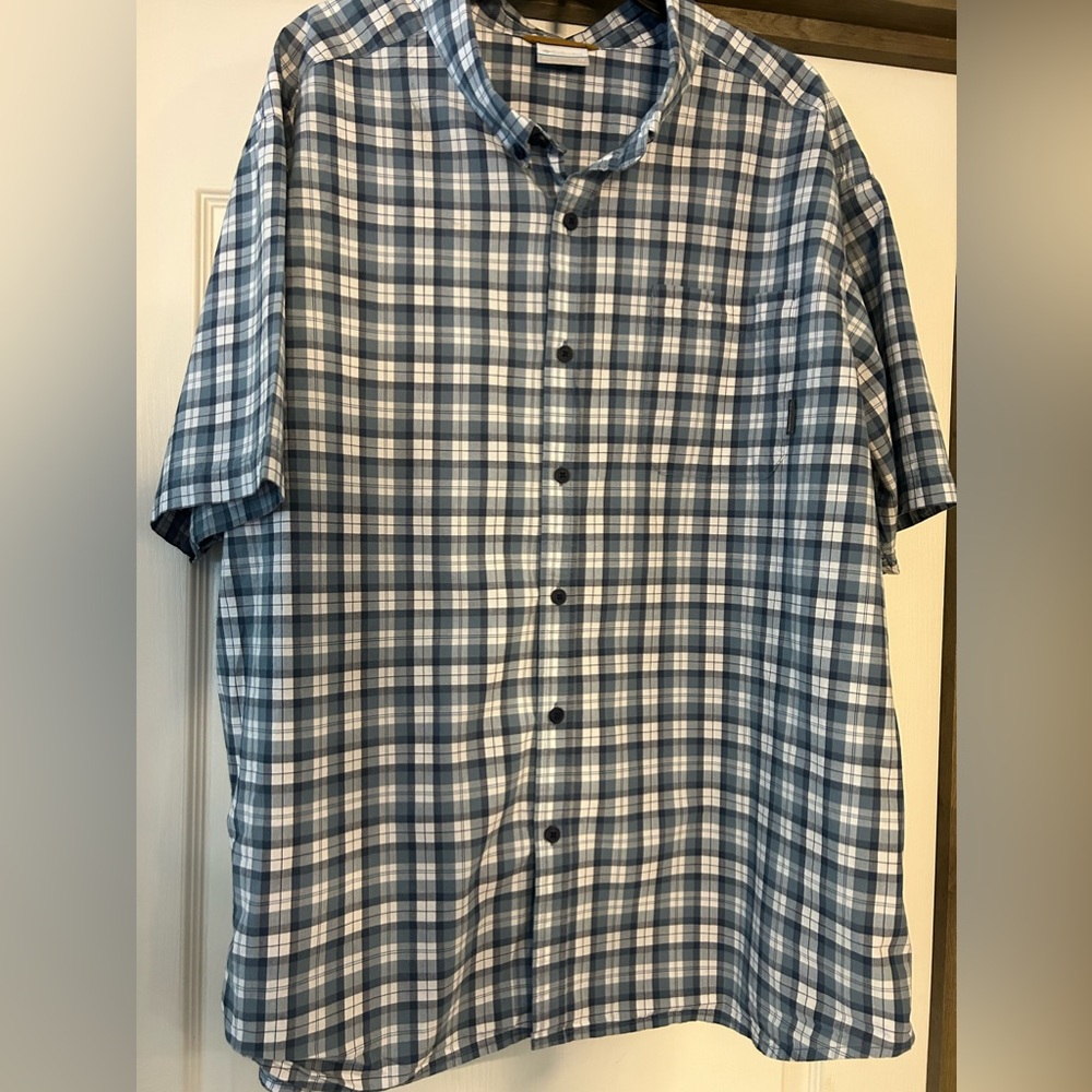 Men’s 3XL Columbia Short Sleeve Button Down! Beautiful Blue Plaid!